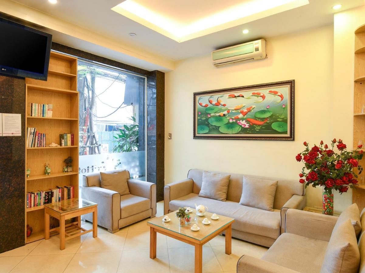 Oyo 210 Saki Hotel Hanoi Buitenkant foto