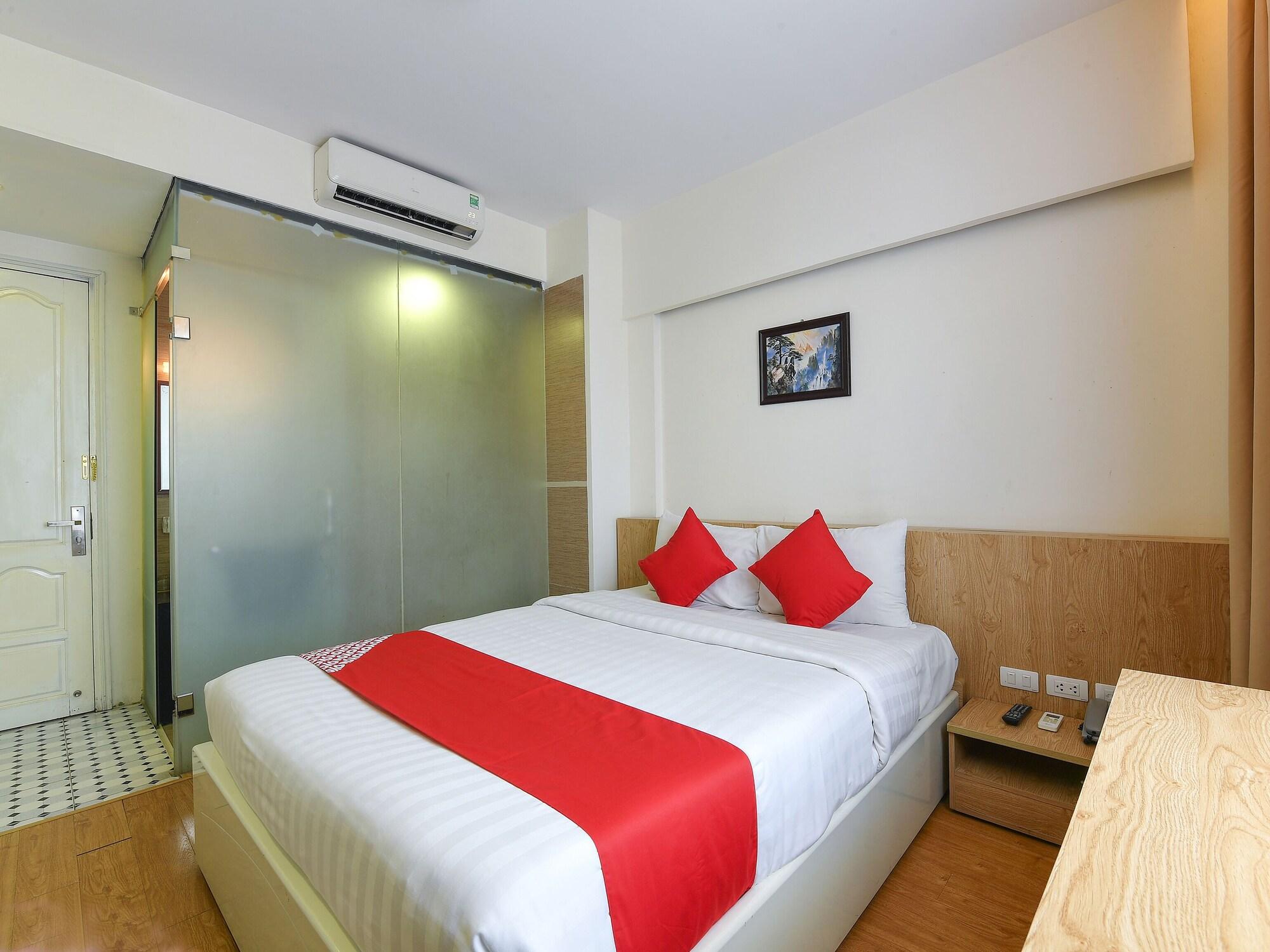 Oyo 210 Saki Hotel Hanoi Buitenkant foto