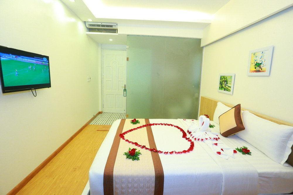 Oyo 210 Saki Hotel Hanoi Buitenkant foto