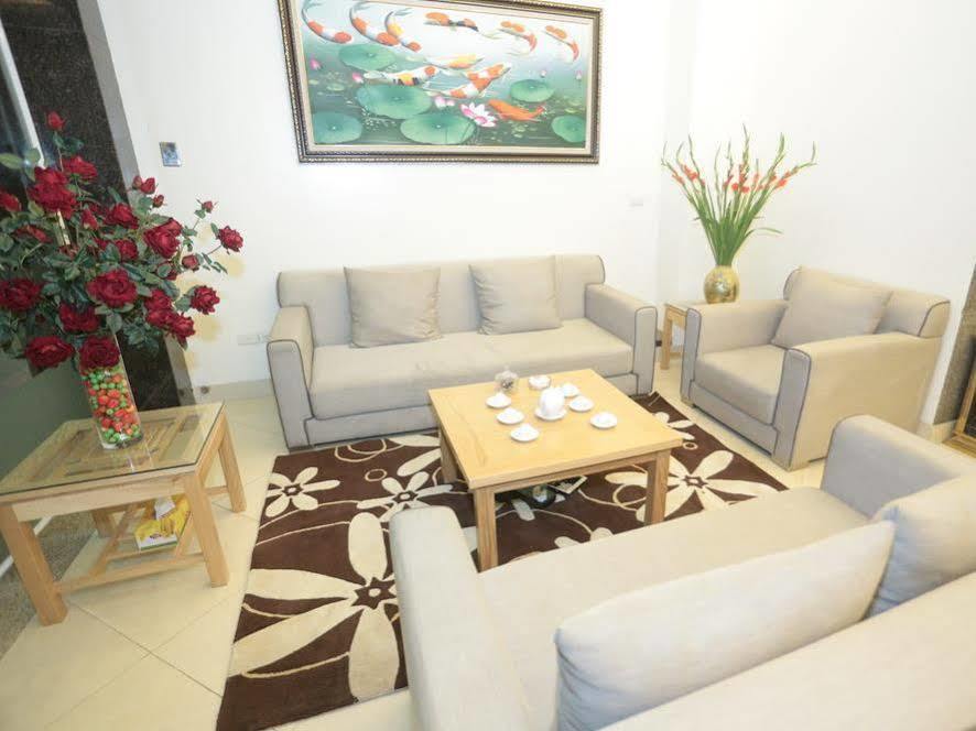 Oyo 210 Saki Hotel Hanoi Buitenkant foto