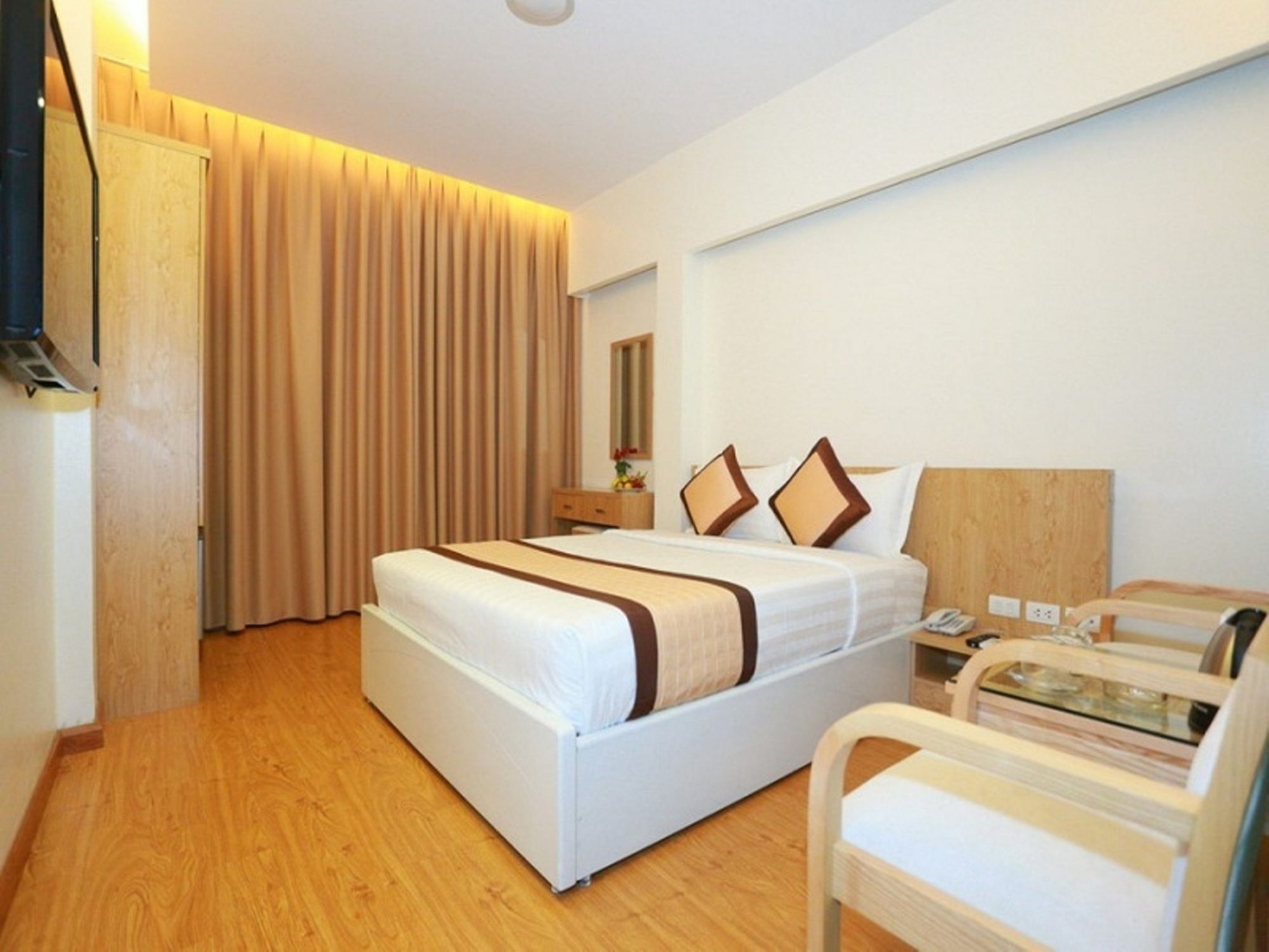 Oyo 210 Saki Hotel Hanoi Buitenkant foto