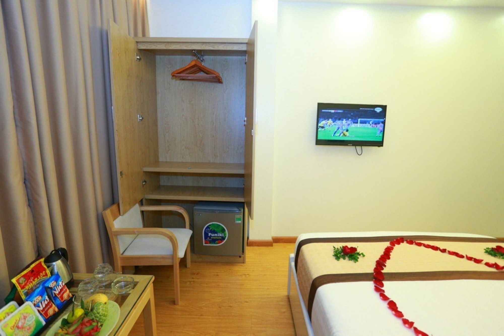 Oyo 210 Saki Hotel Hanoi Buitenkant foto