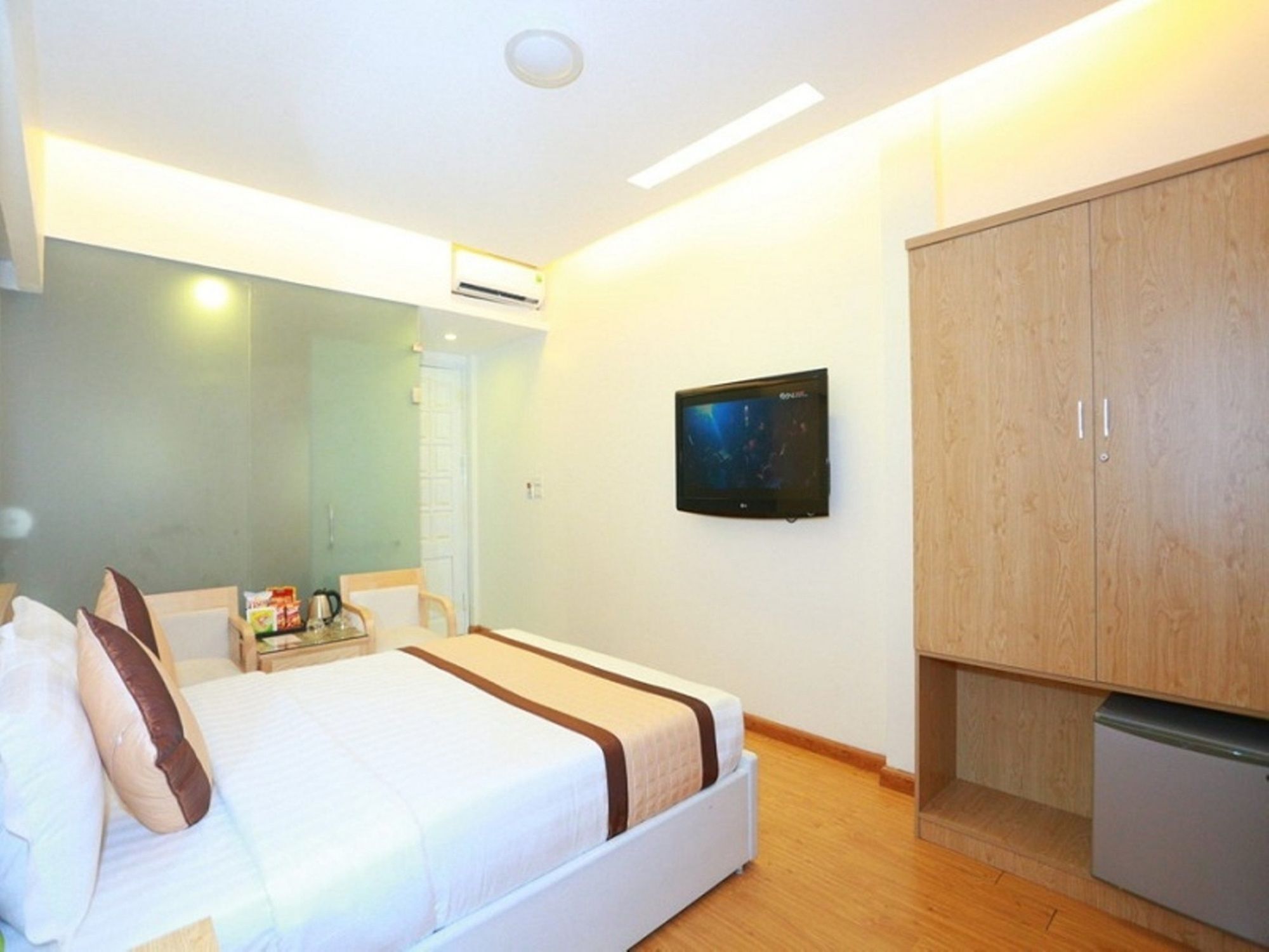 Oyo 210 Saki Hotel Hanoi Buitenkant foto