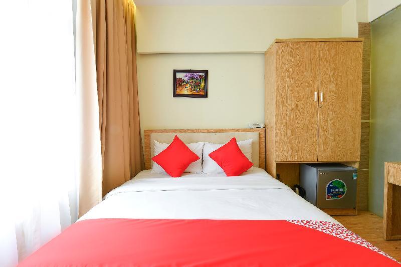 Oyo 210 Saki Hotel Hanoi Buitenkant foto