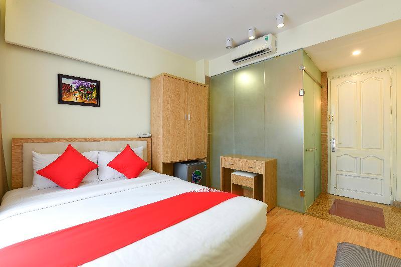 Oyo 210 Saki Hotel Hanoi Buitenkant foto